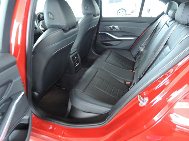 G20 320d xDrive RHD Saloon