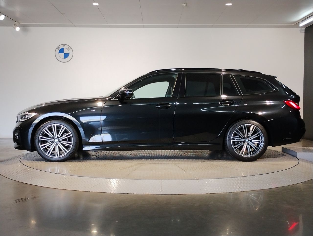 G21 318i Touring