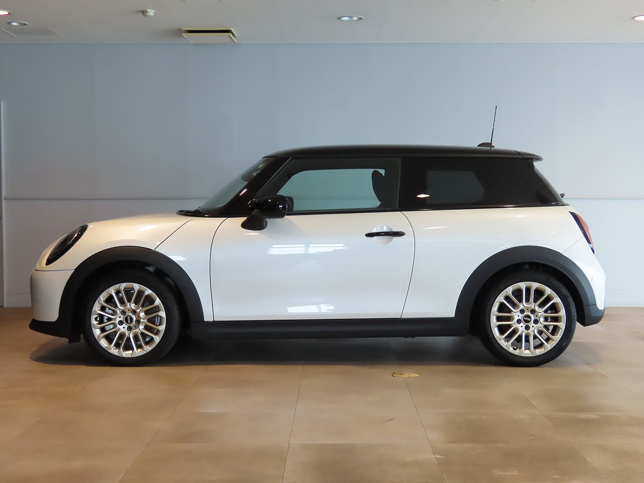 F66 MINI Cooper C 3Dr
