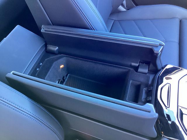 BMW i5 M60 xDrive Sedan RHD