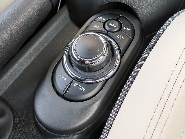 MINI Cooper S Convertible RHD