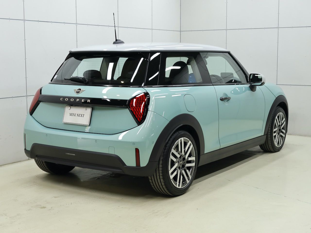 F66 MINI Cooper C 3Dr