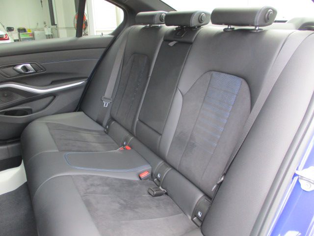 320d xDrive Berline RHD