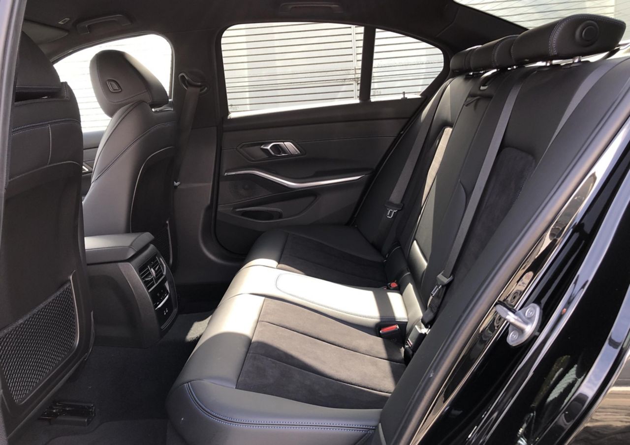 320d xDrive Berline RHD