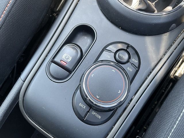 MINI CROSSOVER COOPER D