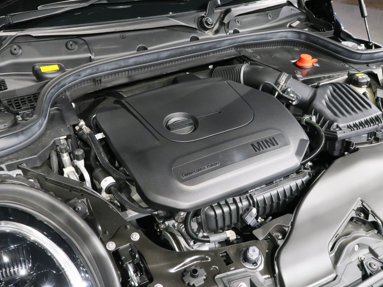 MINI Cooper F56 RHD