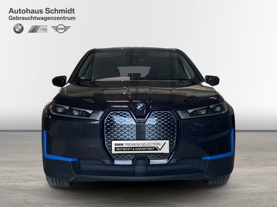 BMW iX
