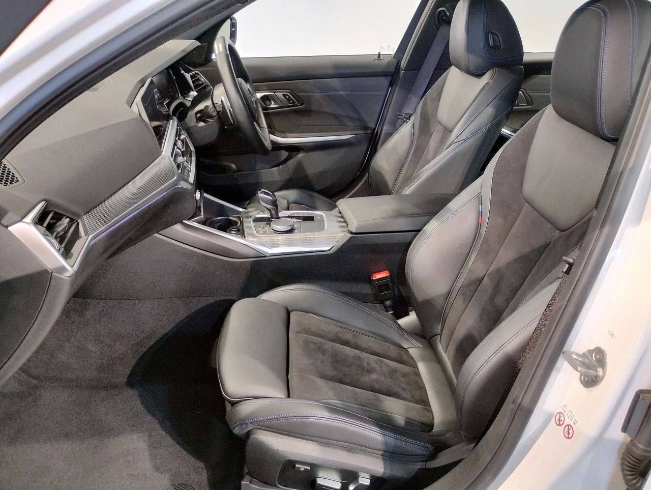 G20 320d xDrive RHD Saloon