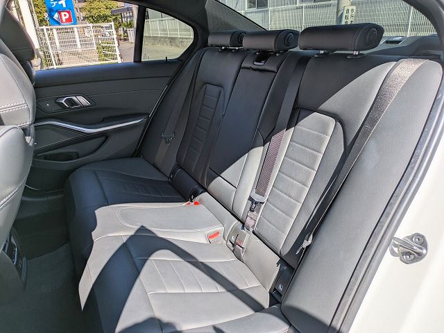 320d xDrive Berline RHD