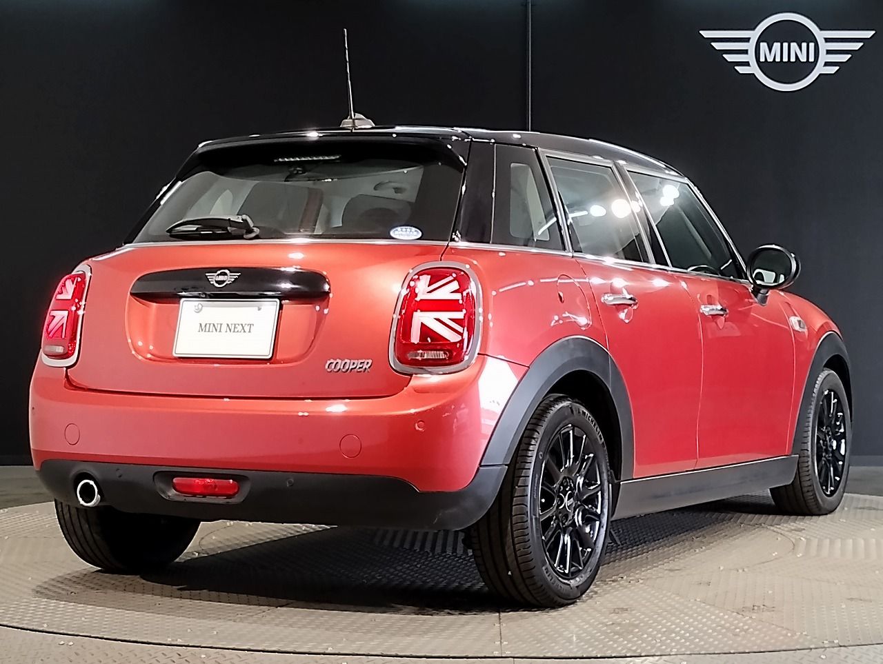 F55 MINI Cooper 5-Door Hatch LCI