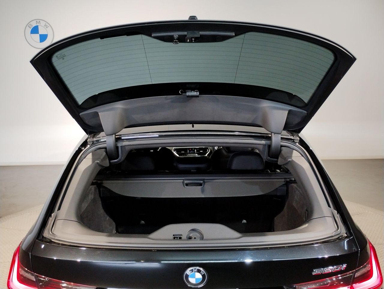 G21 320i RHD