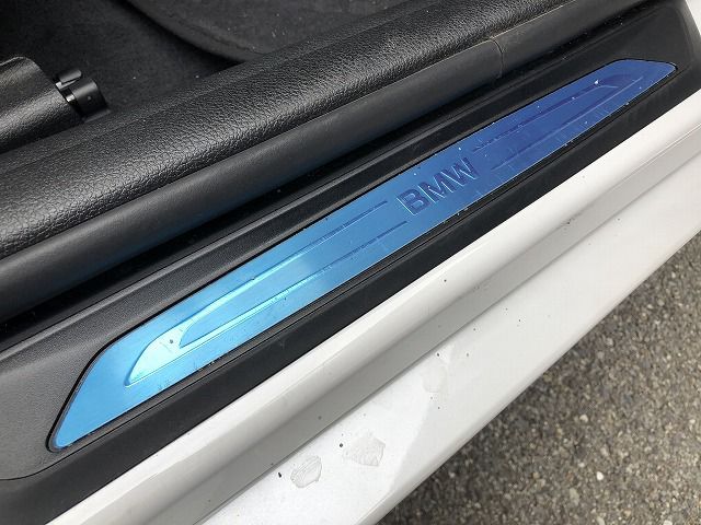 320D SEDAN RHD