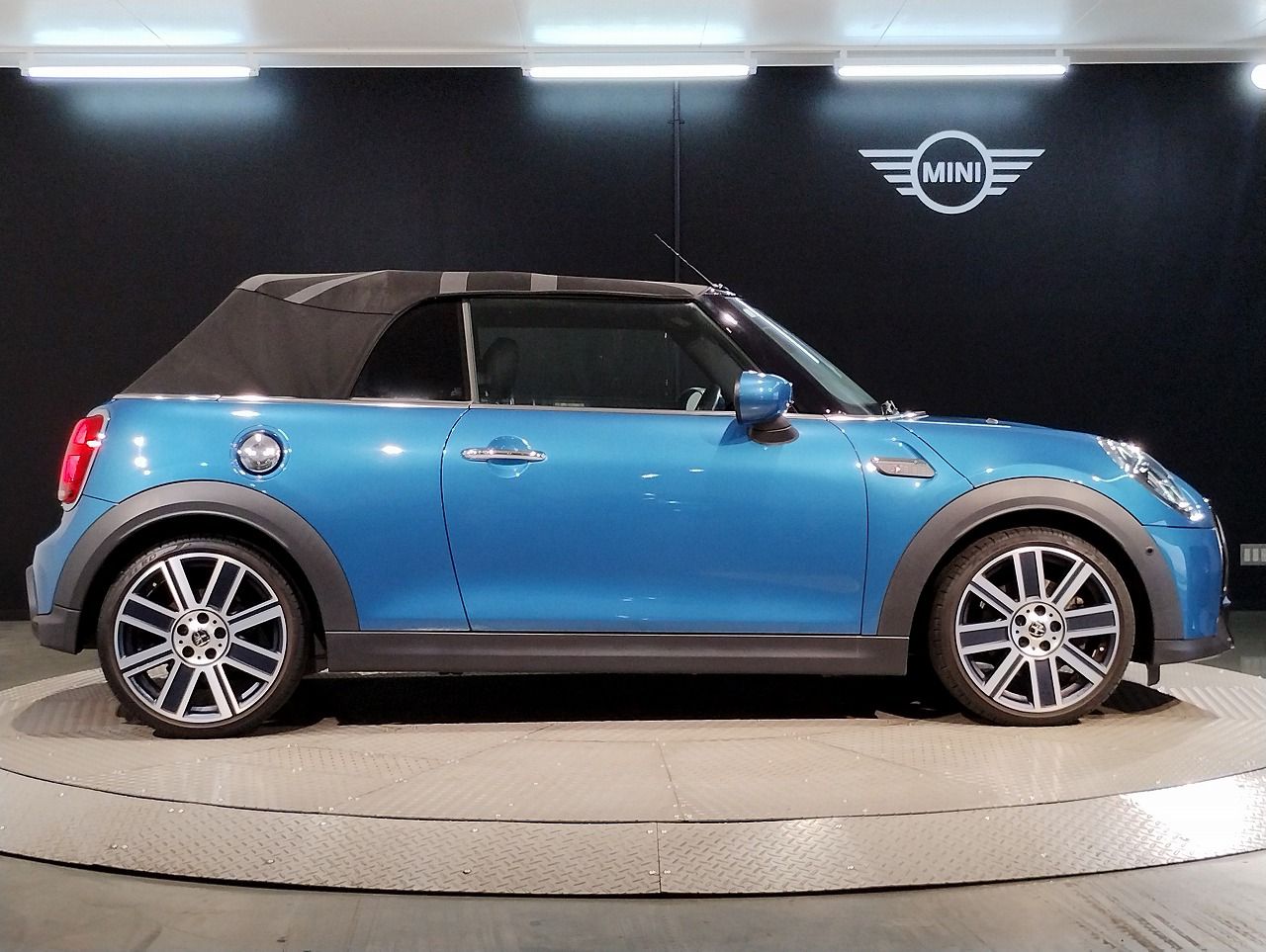 MINI Cooper S Convertible RHD