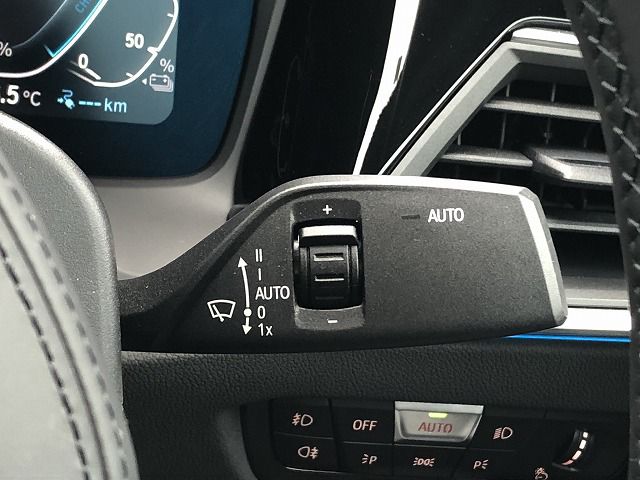 G20 330e Saloon RHD MX