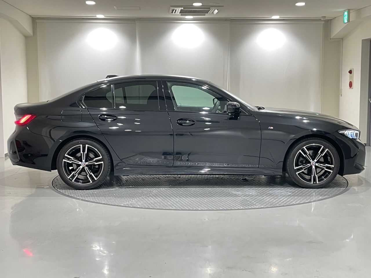 320d xDrive Berline RHD