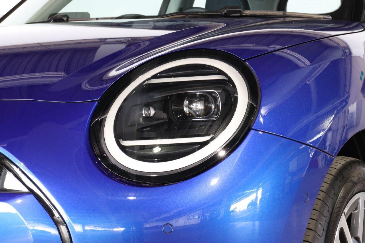 J01 MINI Cooper E