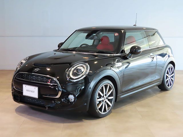 THE NEW MINI COOPER S 3 DOOR.