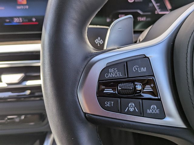 320d xDrive Berline RHD