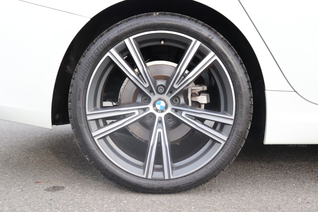 320d xDrive Berline RHD