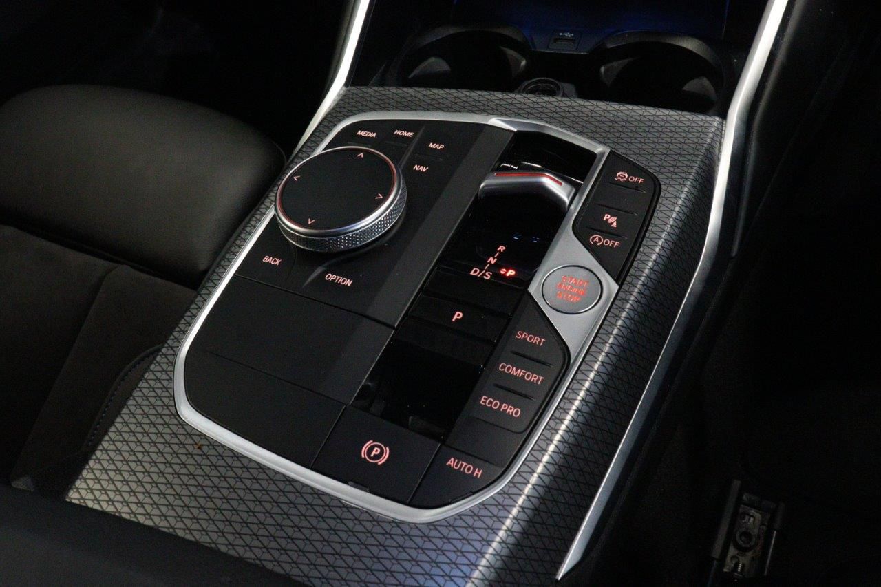 320d xDrive Berline RHD