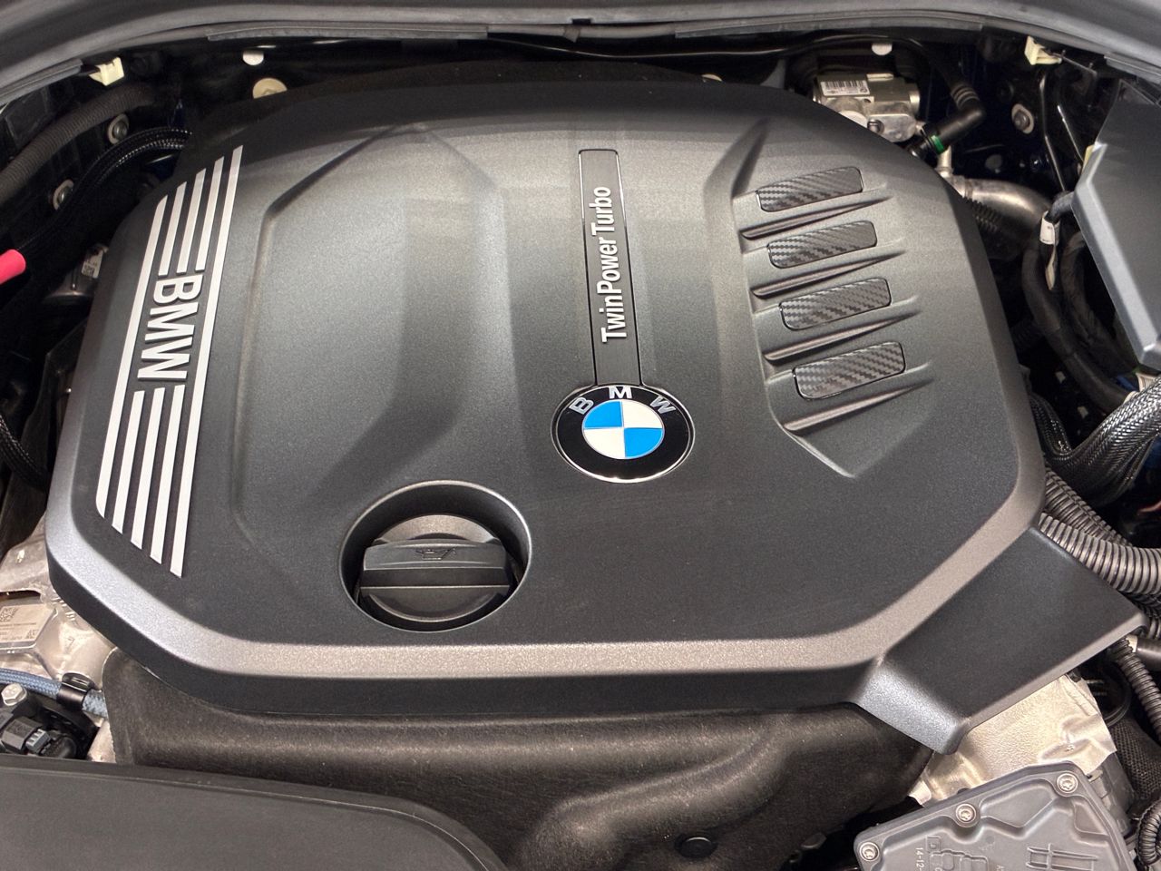 520d xDrive Sedan RHD