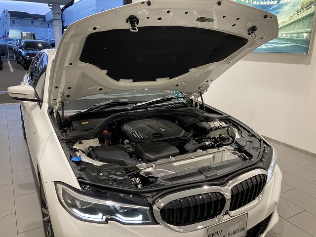 G20 320d xDrive RHD Saloon