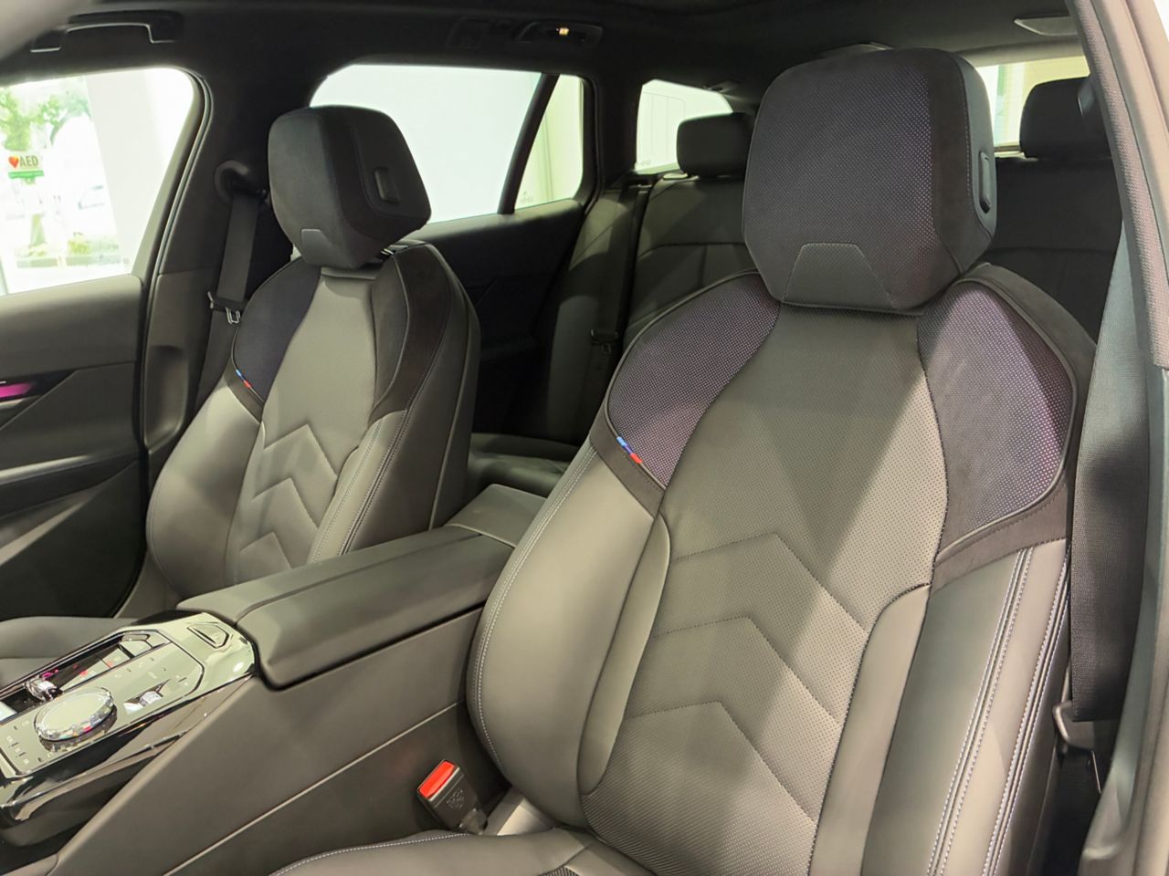 BMW i5 eDrive40 M Sport RHD
