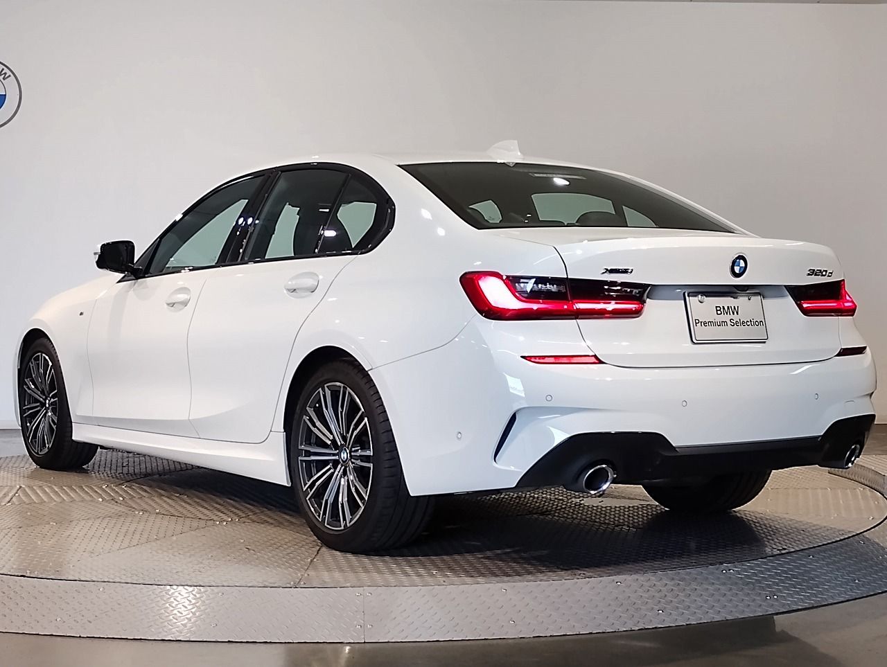G20 320d xDrive RHD Saloon