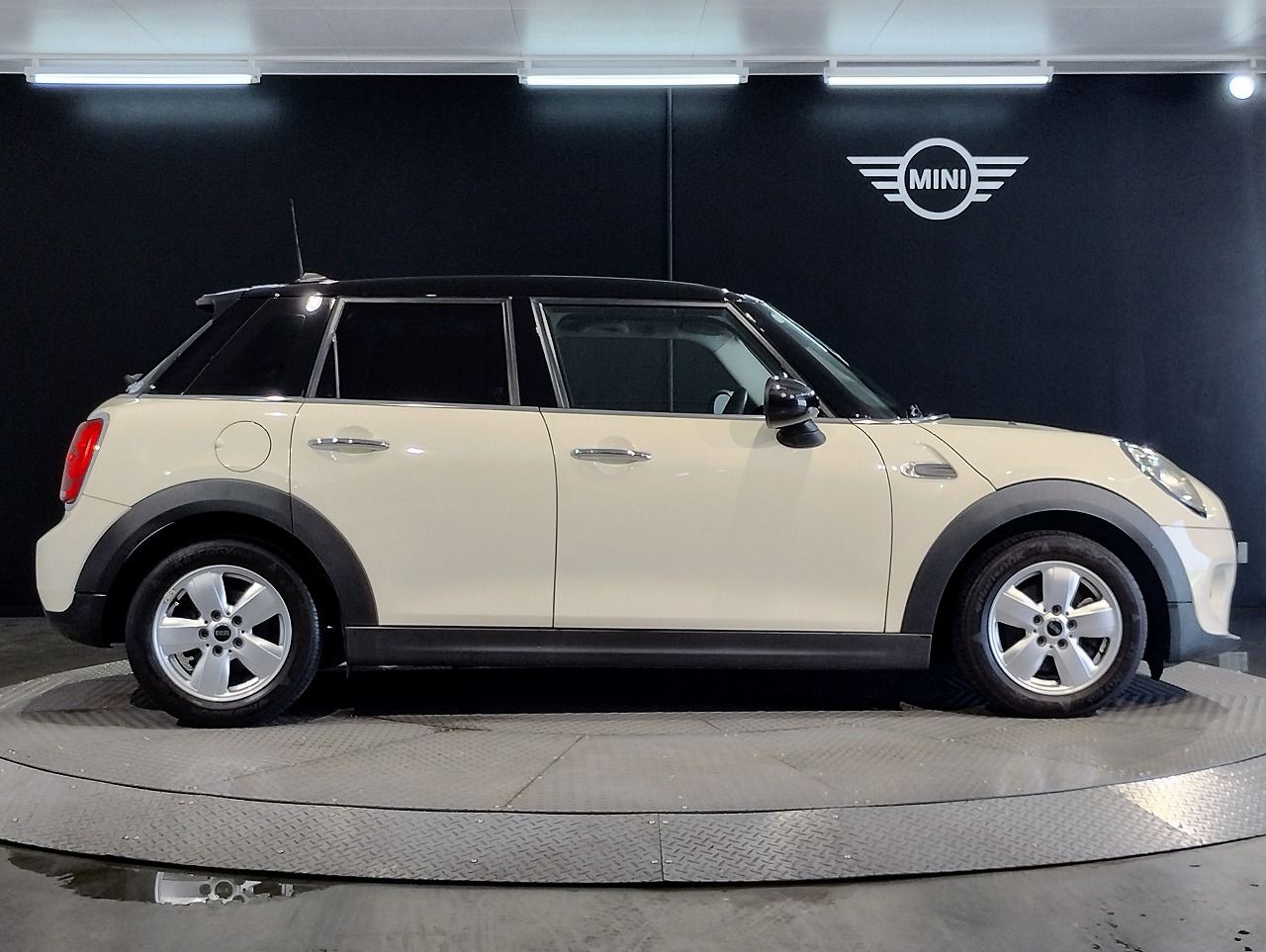 F55 COOPER