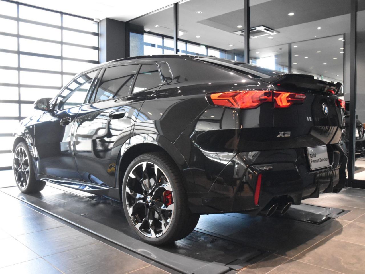 X2 M35i xDrive RHD