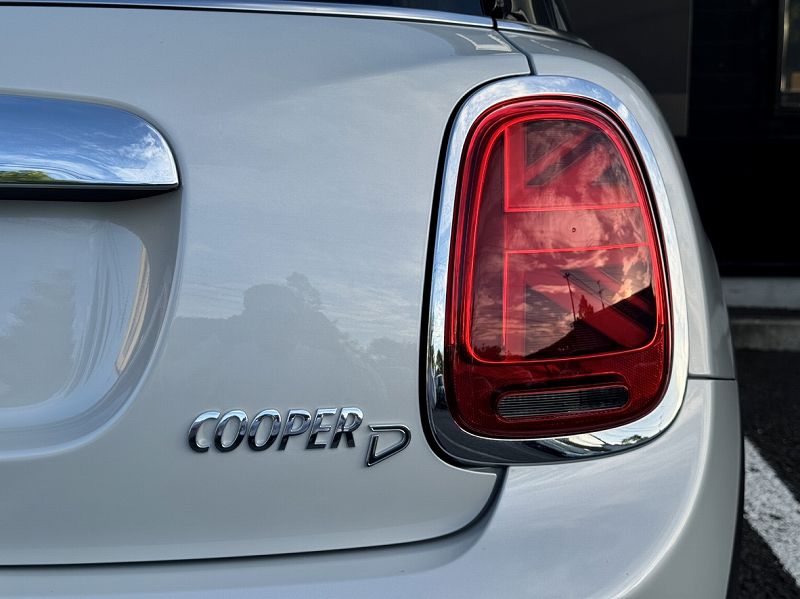 MINI F55 Cooper D 5dr Hatch LCI