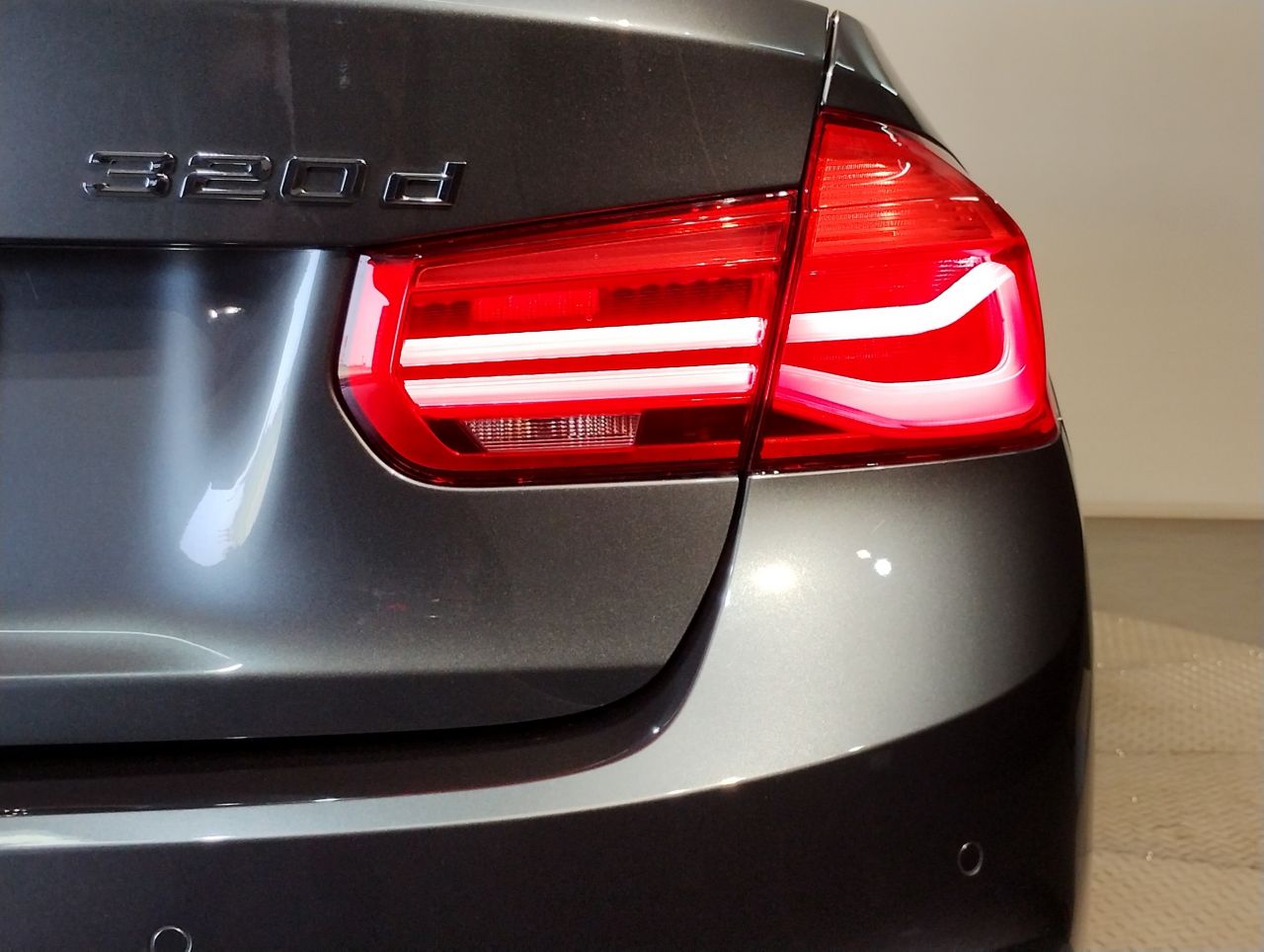 320D SEDAN RHD