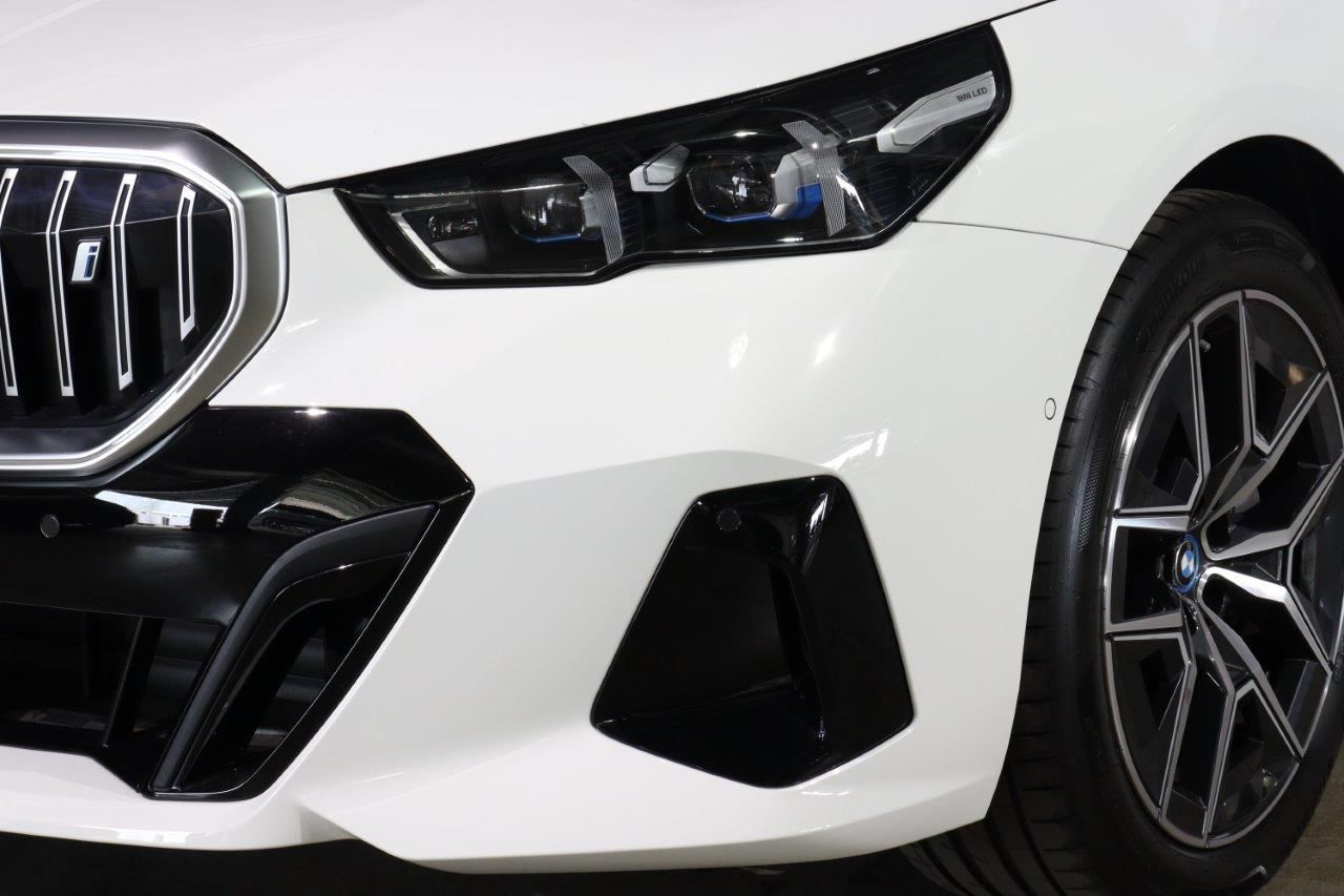 BMW i5 eDrive40 M Sport RHD