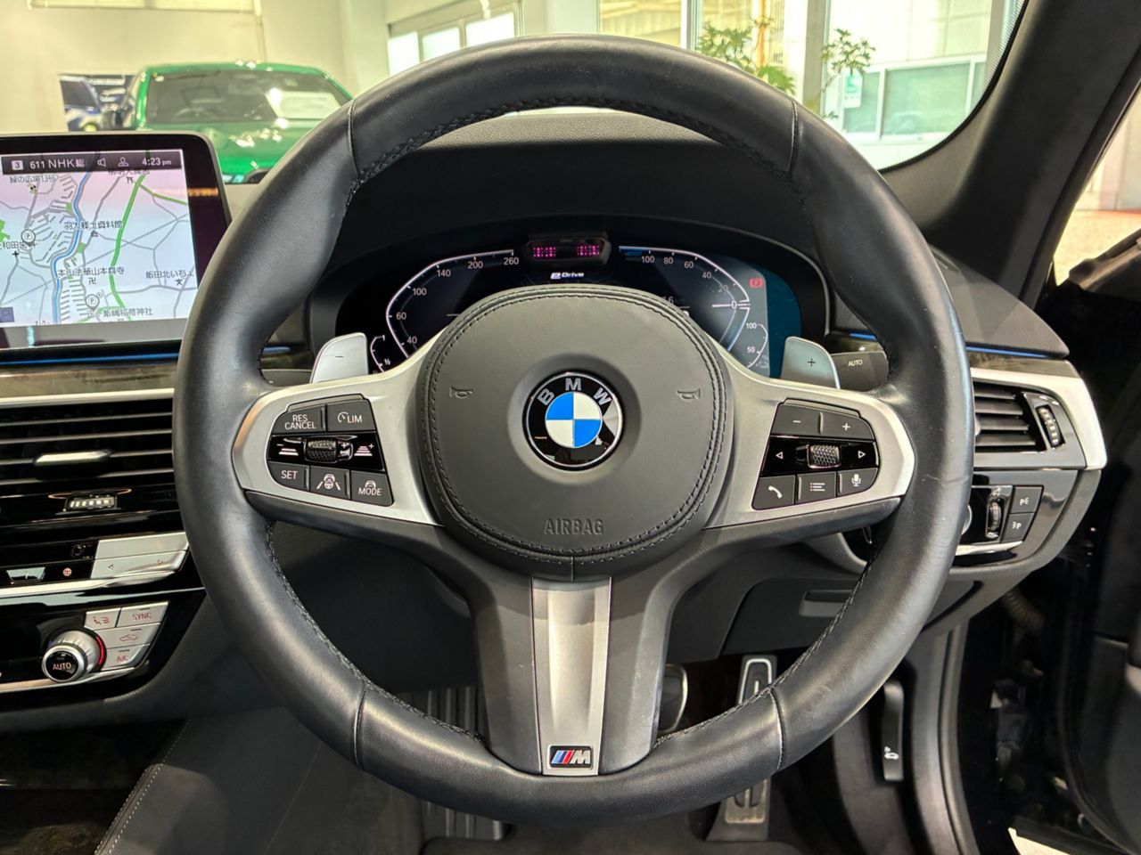 530e Sedan RHD