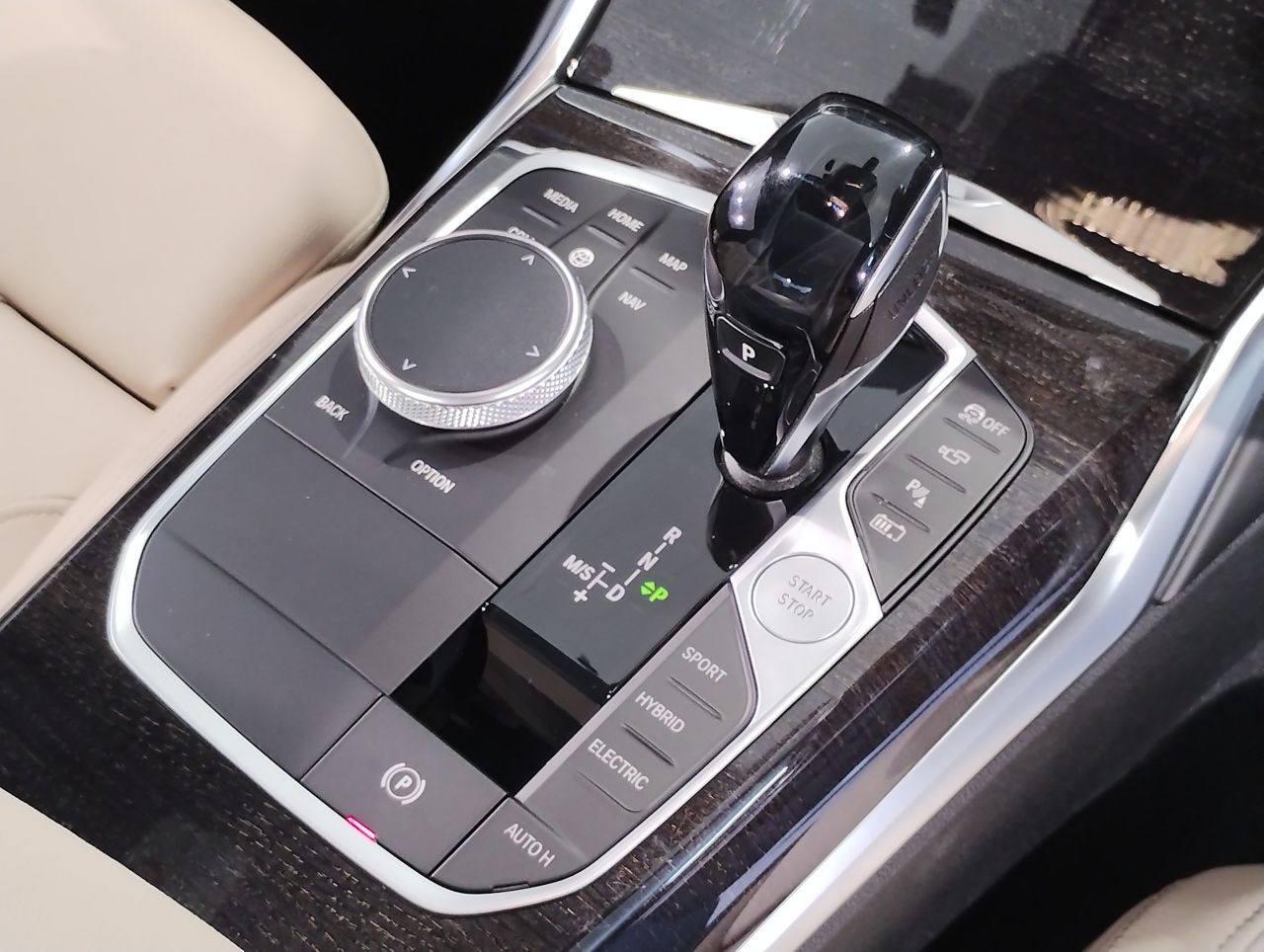 G20 330e Saloon RHD