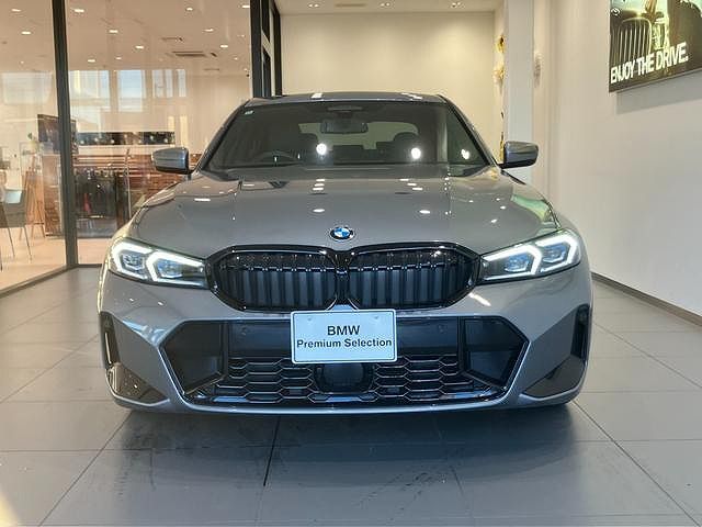 320d xDrive Berline RHD