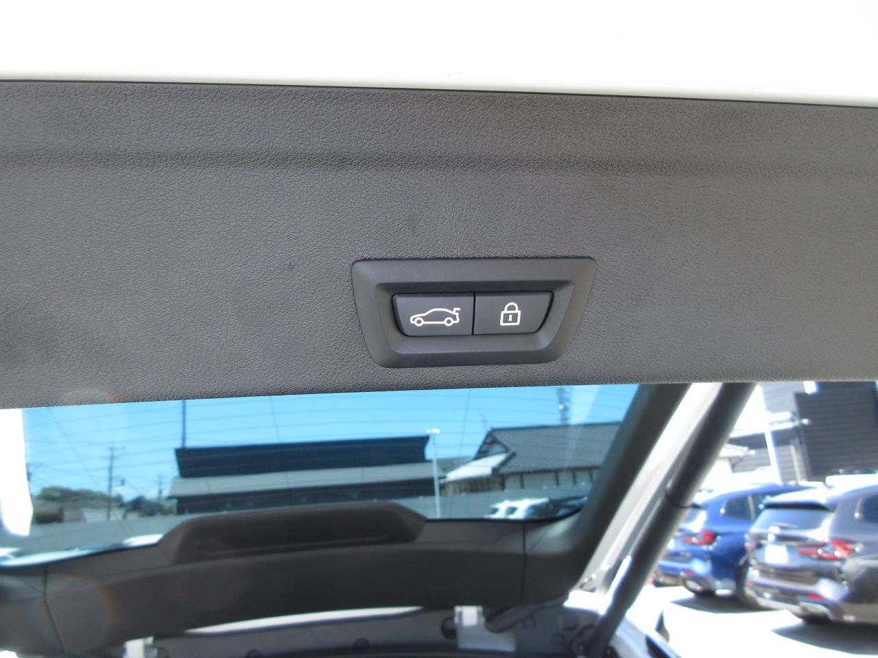 X* xDrive30d RHD