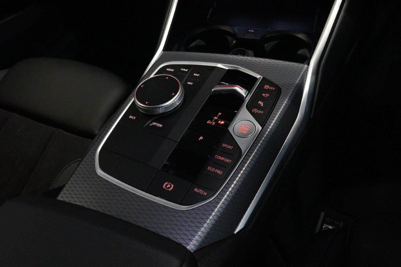 320d xDrive Berline RHD