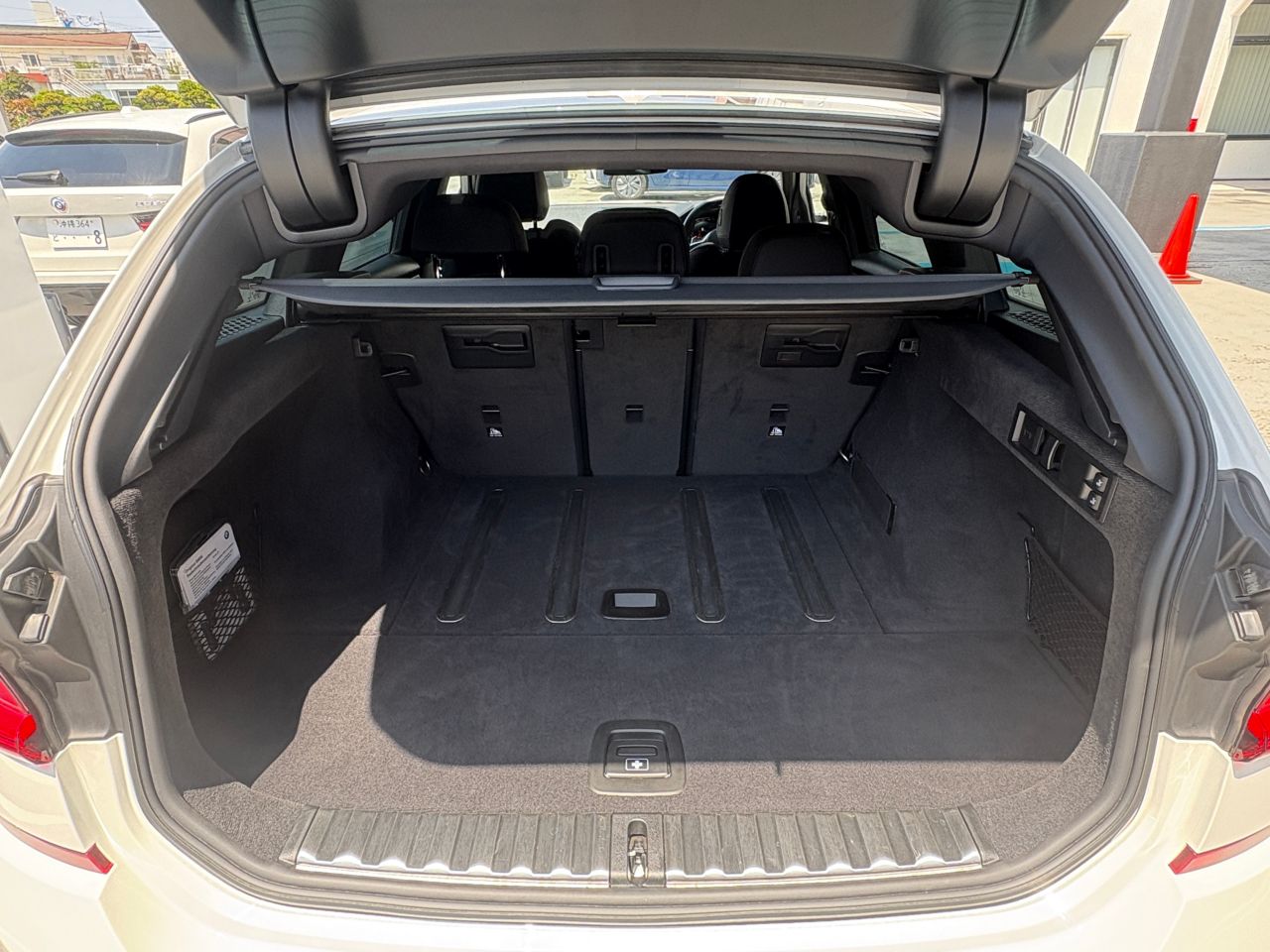 G21 320i RHD
