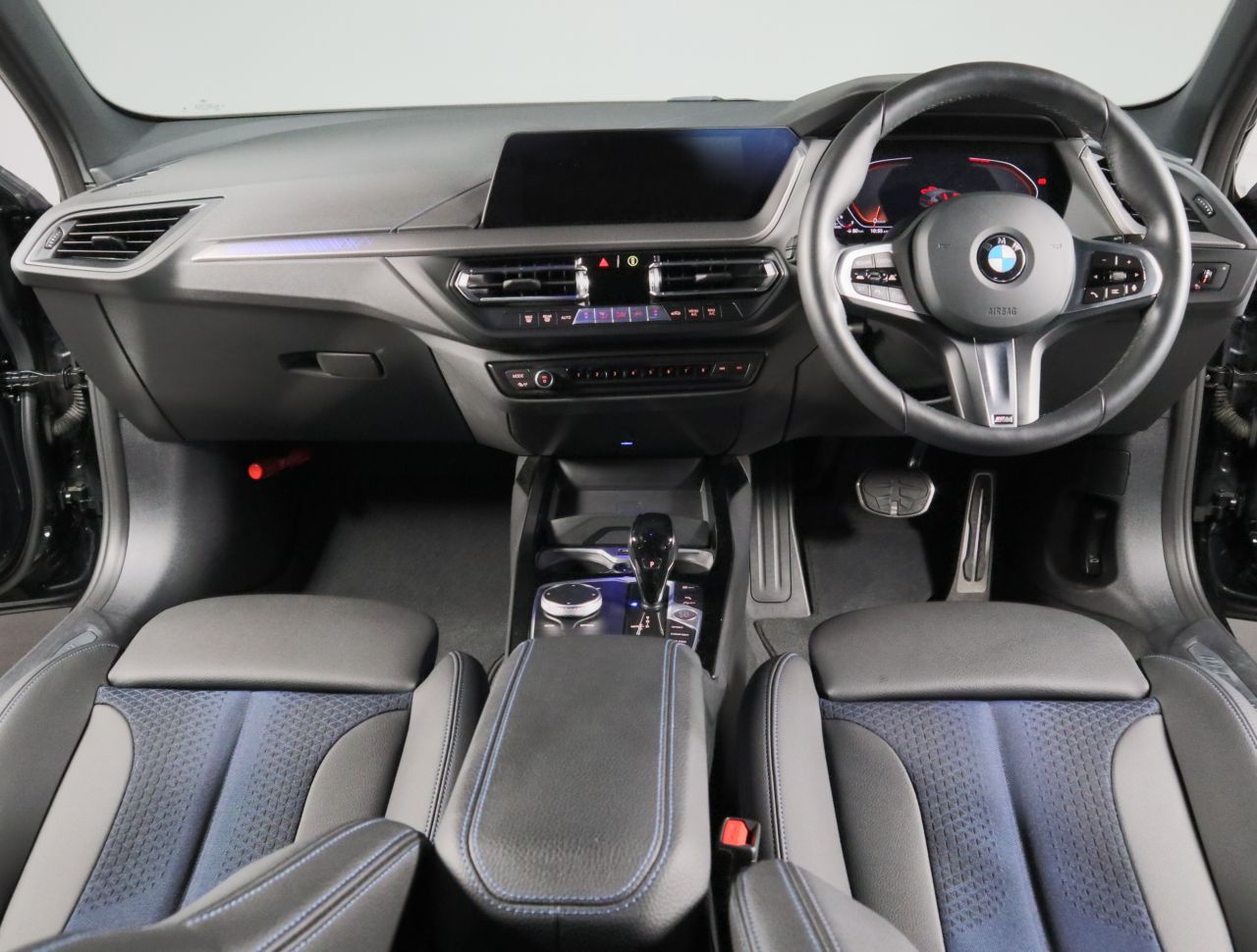 F40 118d Sports Hatch 5-door B47 2.0d