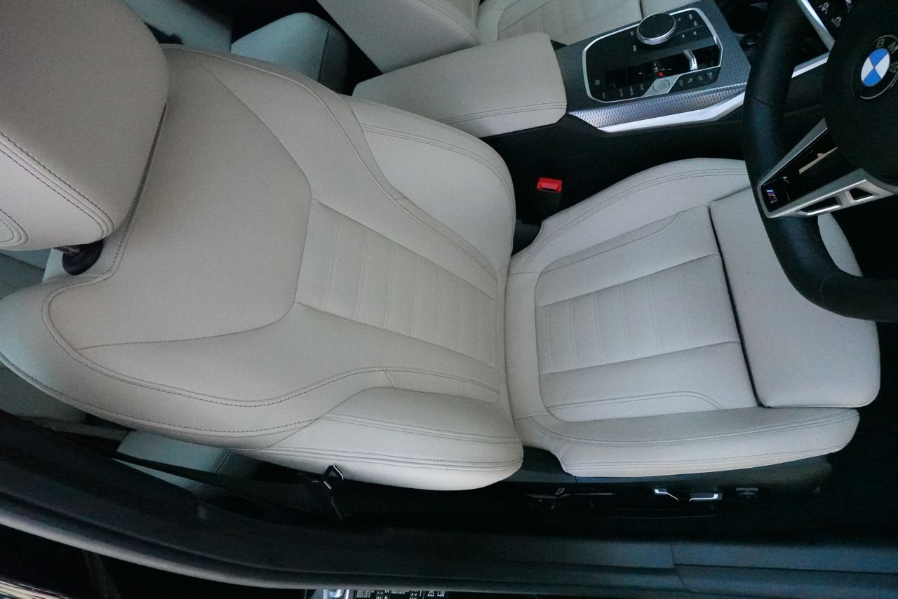 320d xDrive Berline RHD