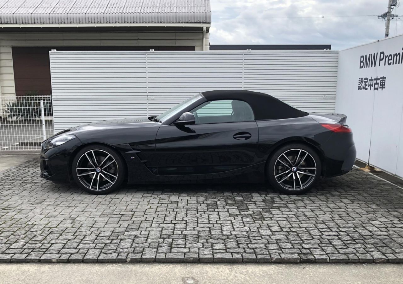 G29 z4 sDrive20i RHD