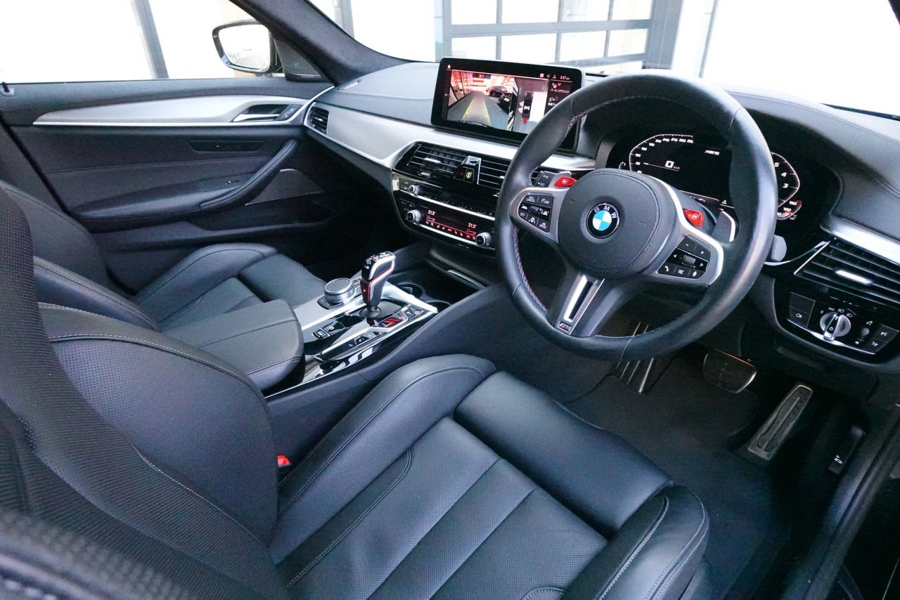 M5 Sedan RHD