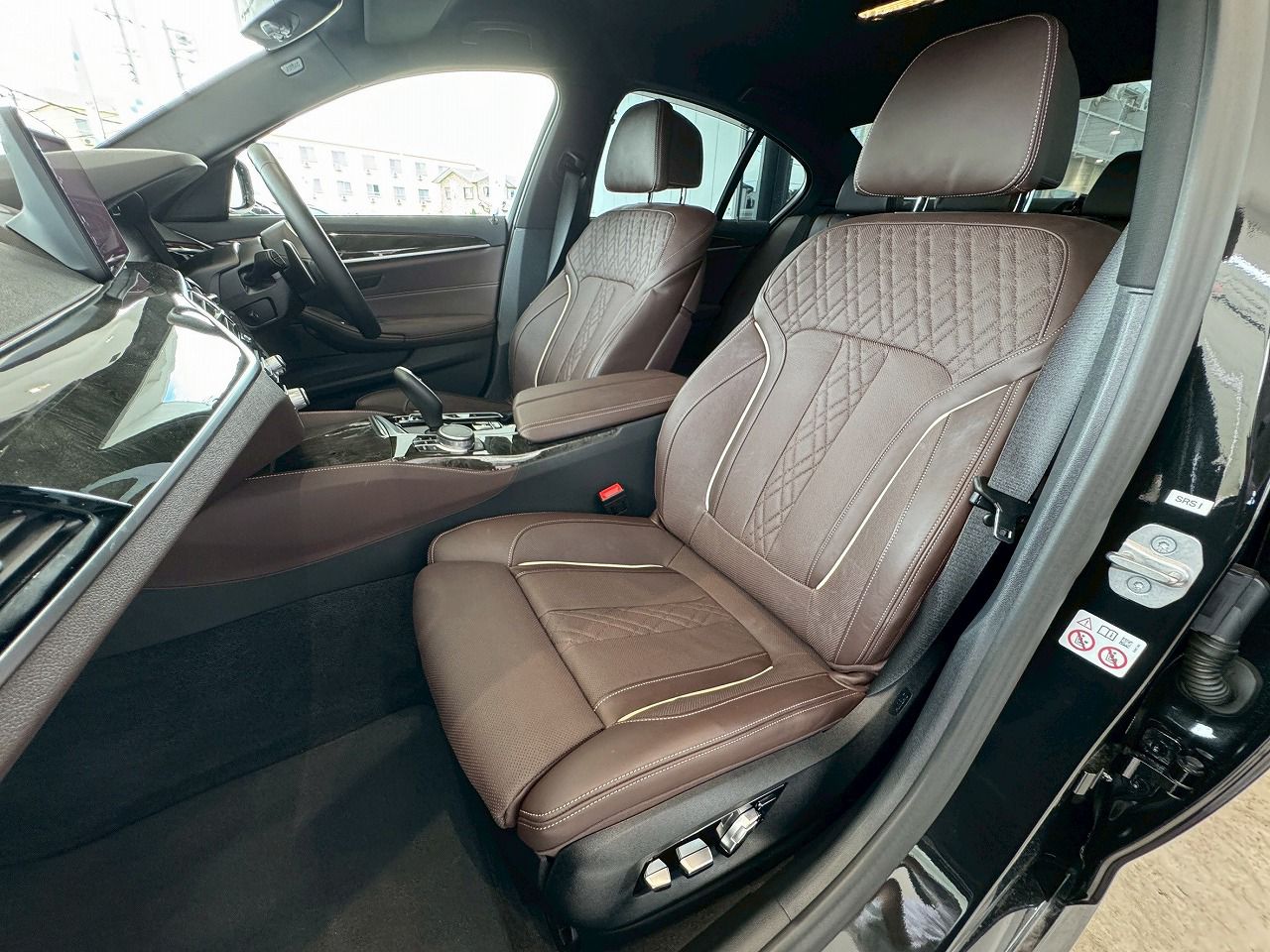 530e Sedan RHD