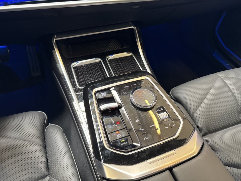 BMW 740
