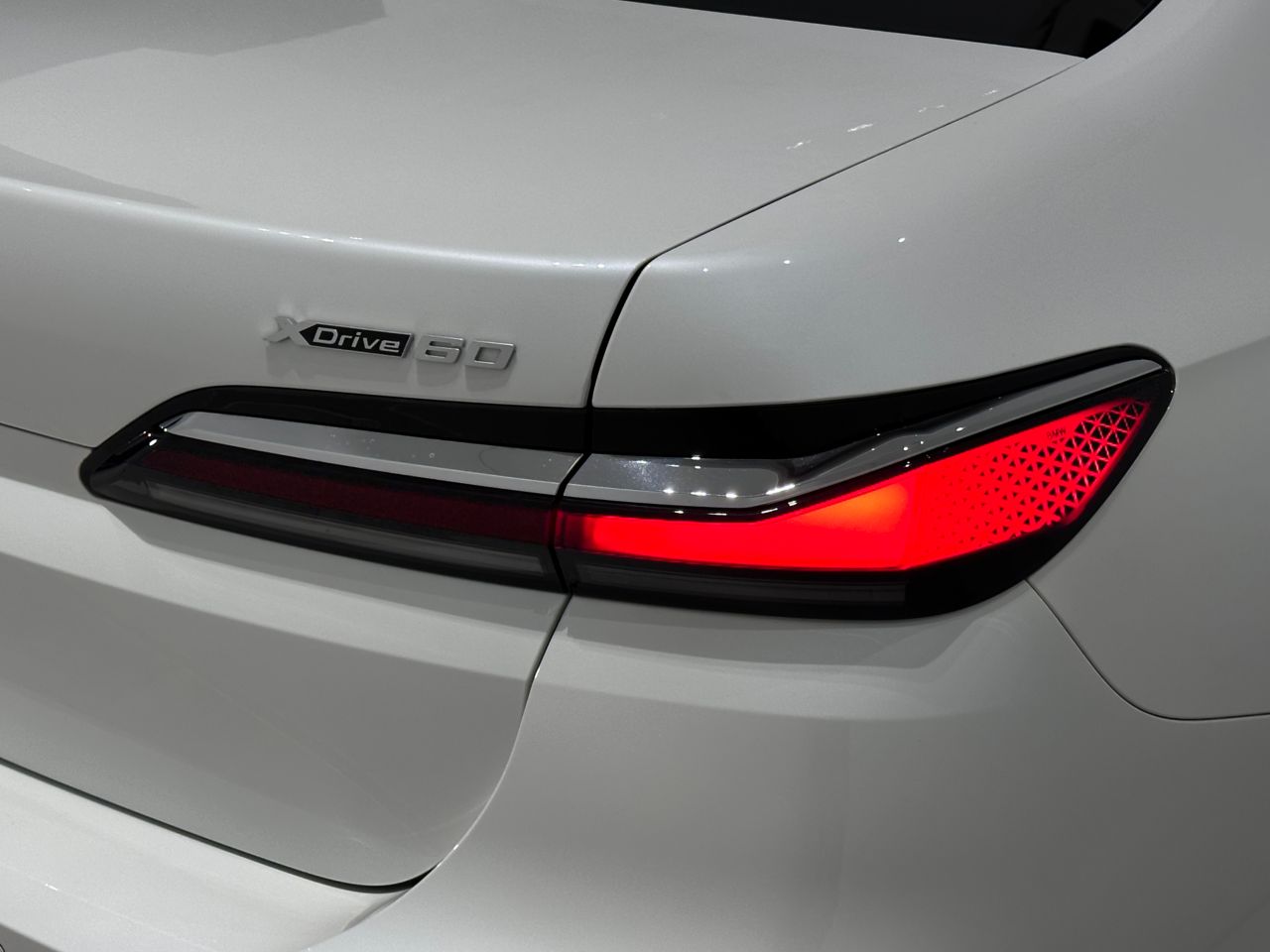 i7 xDrive60 Sedan RHD