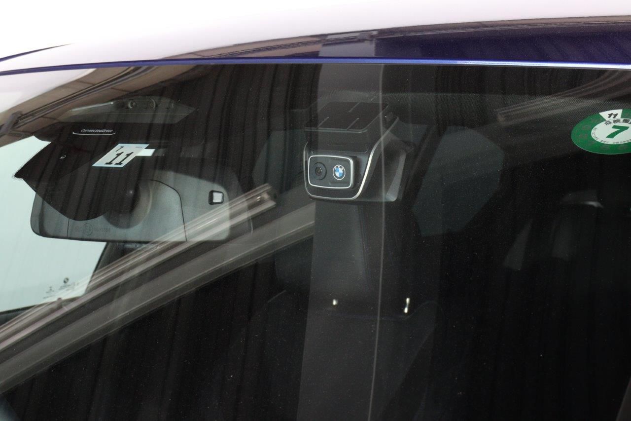 320d xDrive Berline RHD