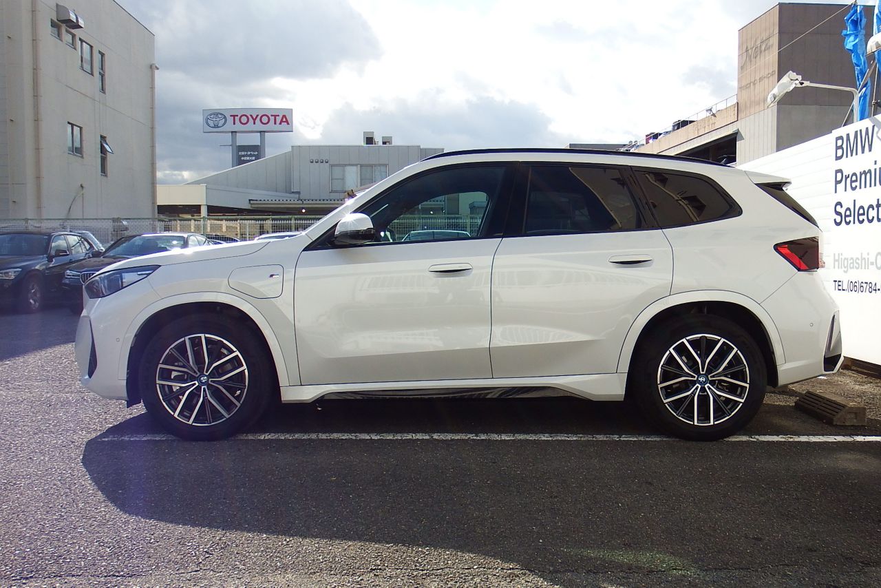 U11 iX1 xDrive30