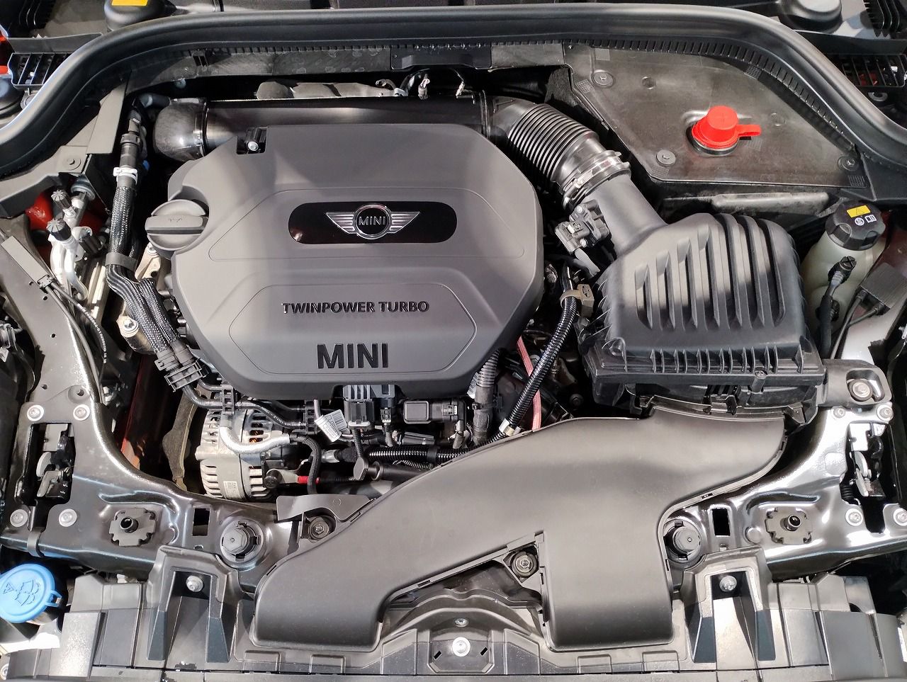F55 COOPER D (AT)