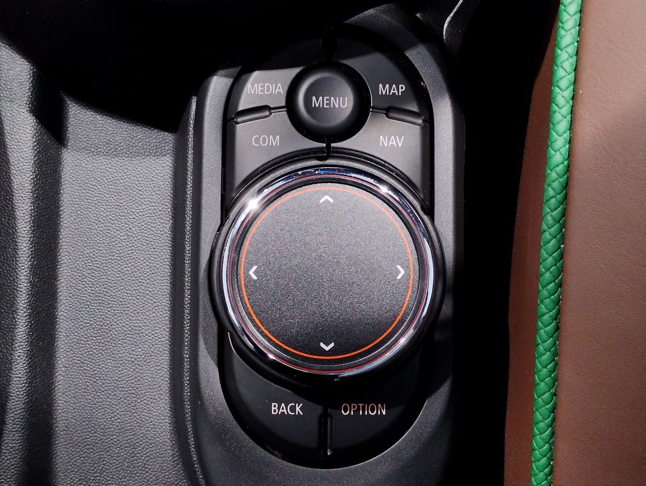 F55 COOPER S D(AT)